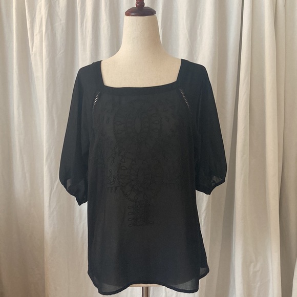 Gorgeous boho sheer black eyelet blouse, puff sleeve black , size XS - Picture 2 of 9